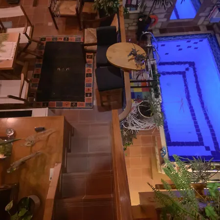 Villa Blue Home, Luxury With Pool In The Centre *