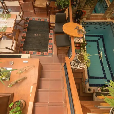 Blue Home, Luxury With Pool In The Centre Villa Larissa