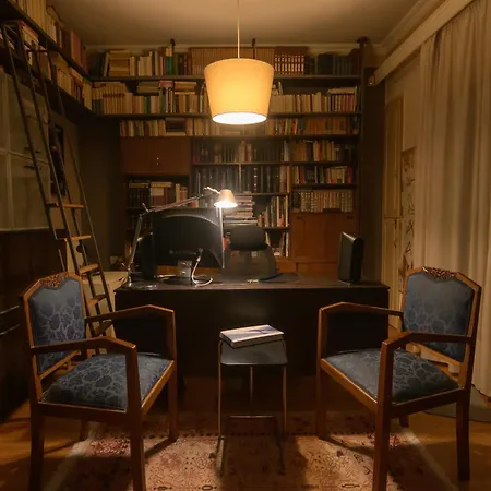 Blue Home, Luxury With Pool In The Centre * لاريسا