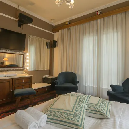 Blue Home, Luxury With Pool In The Centre * Larissa