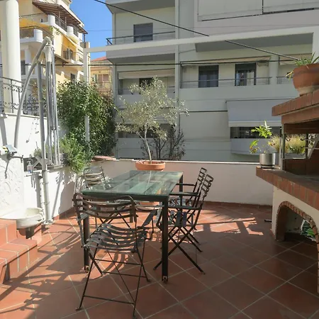 Blue Home, Luxury With Pool In The Centre Villa Larissa