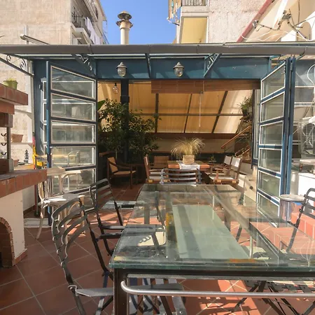 Blue Home, Luxury With Pool In The Centre لاريسا