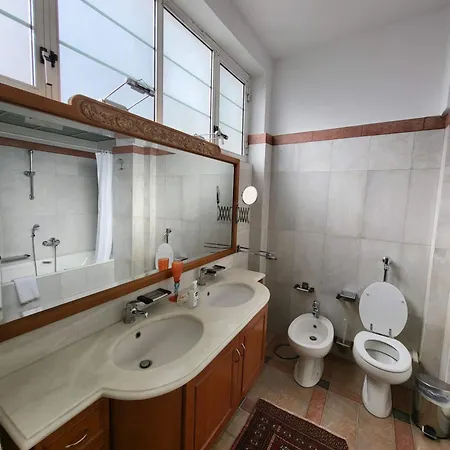 Blue Home, Luxury With Pool In The Centre * لاريسا