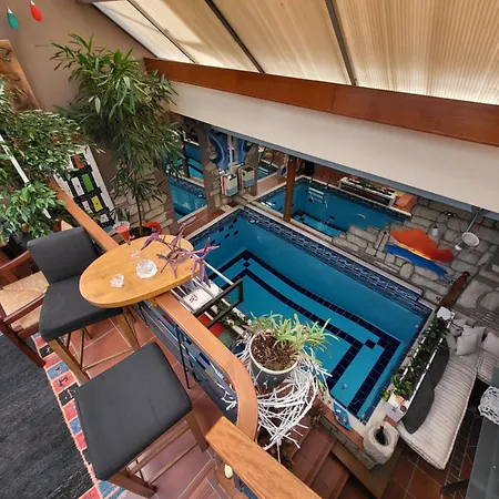 Blue Home, Luxury With Pool In The Centre * لاريسا