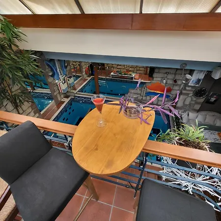 Blue Home, Luxury With Pool In The Centre * Larissa