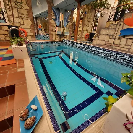 Blue Home, Luxury With Pool In The Centre فيلة *