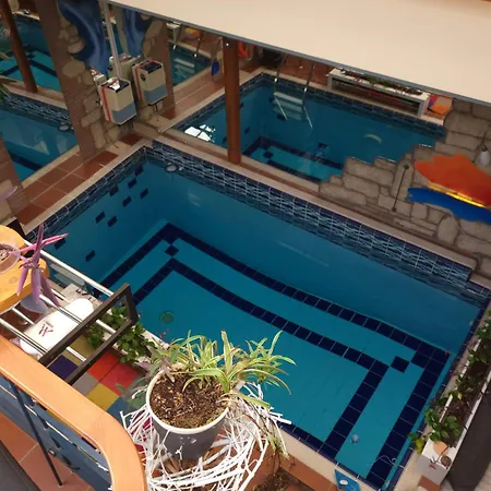 Blue Home, Luxury With Pool In The Centre