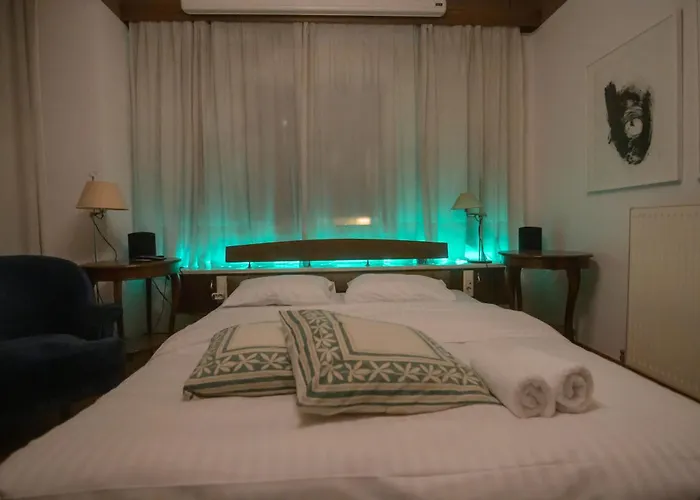 Villa Blue Home, Luxury With Pool In The Centre Larissa