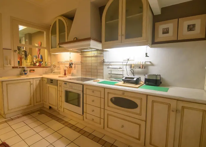 Blue Home, Luxury With Pool In The Centre Villa