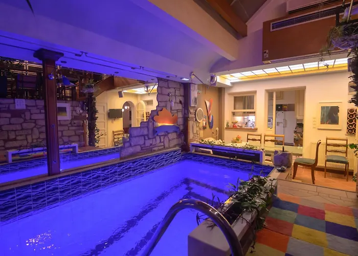 Blue Home, Luxury With Pool In The Centre Villa