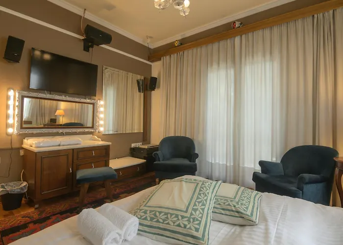 Blue Home, Luxury With Pool In The Centre * Larissa