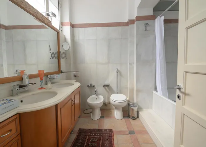 Villa Blue Home, Luxury With Pool In The Centre *