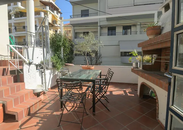 Blue Home, Luxury With Pool In The Centre Villa Larissa