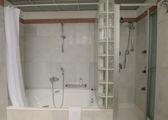 Blue Home, Luxury With Pool In The Centre Villa