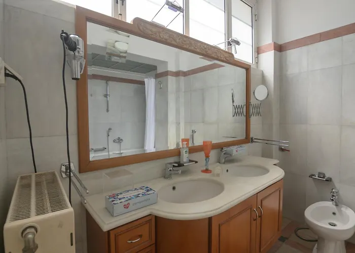 Villa Blue Home, Luxury With Pool In The Centre Larissa