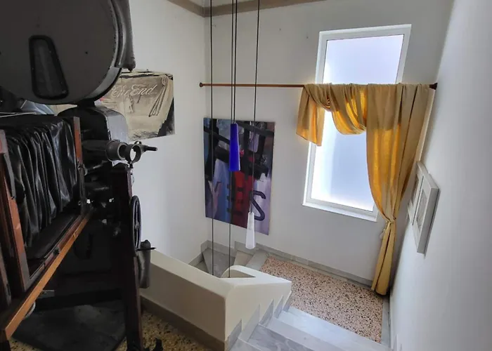 Blue Home, Luxury With Pool In The Centre