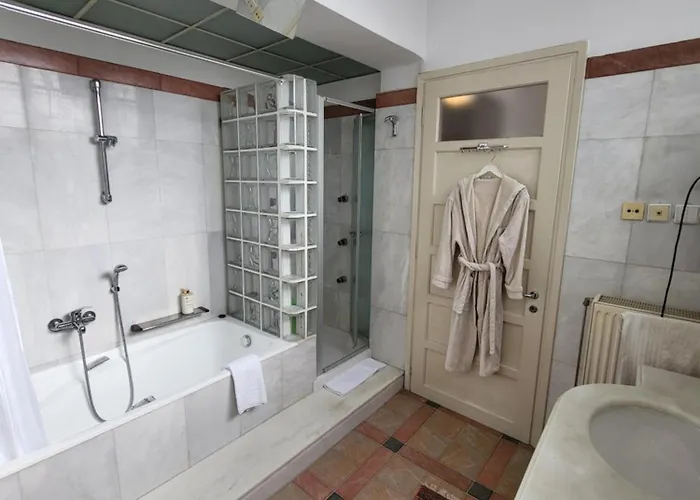 Blue Home, Luxury With Pool In The Centre Villa