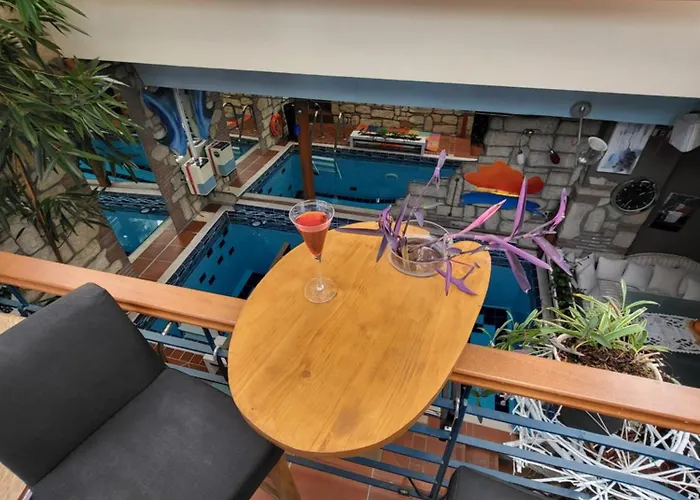 Blue Home, Luxury With Pool In The Centre * 拉里萨