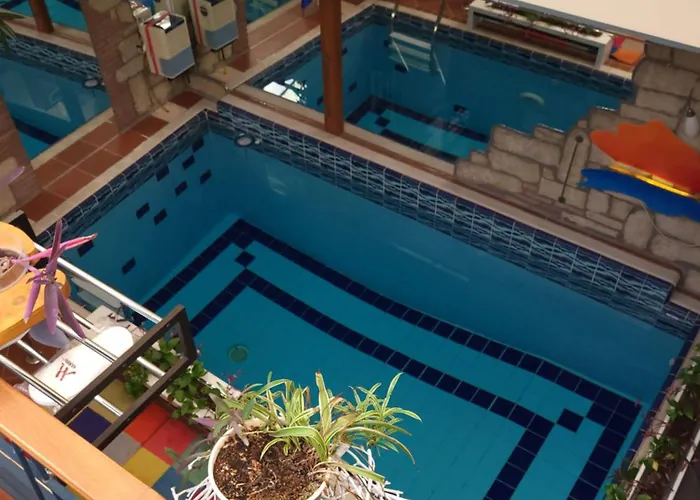 Blue Home, Luxury With Pool In The Centre